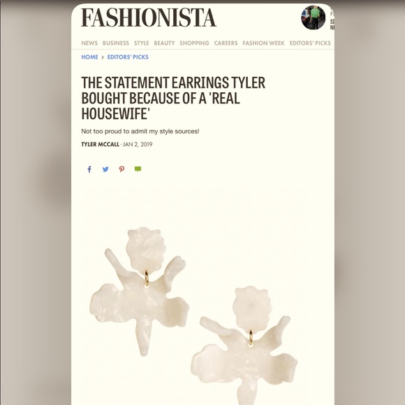 BRAND NEW Lele Sadoughi - Mother of Pearl Paper Lily earrings - Picture 4 of 9